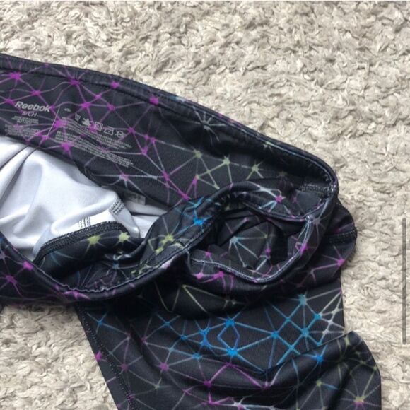 Reebok black and multicolor printed crop leggings - Picture 4 of 5
